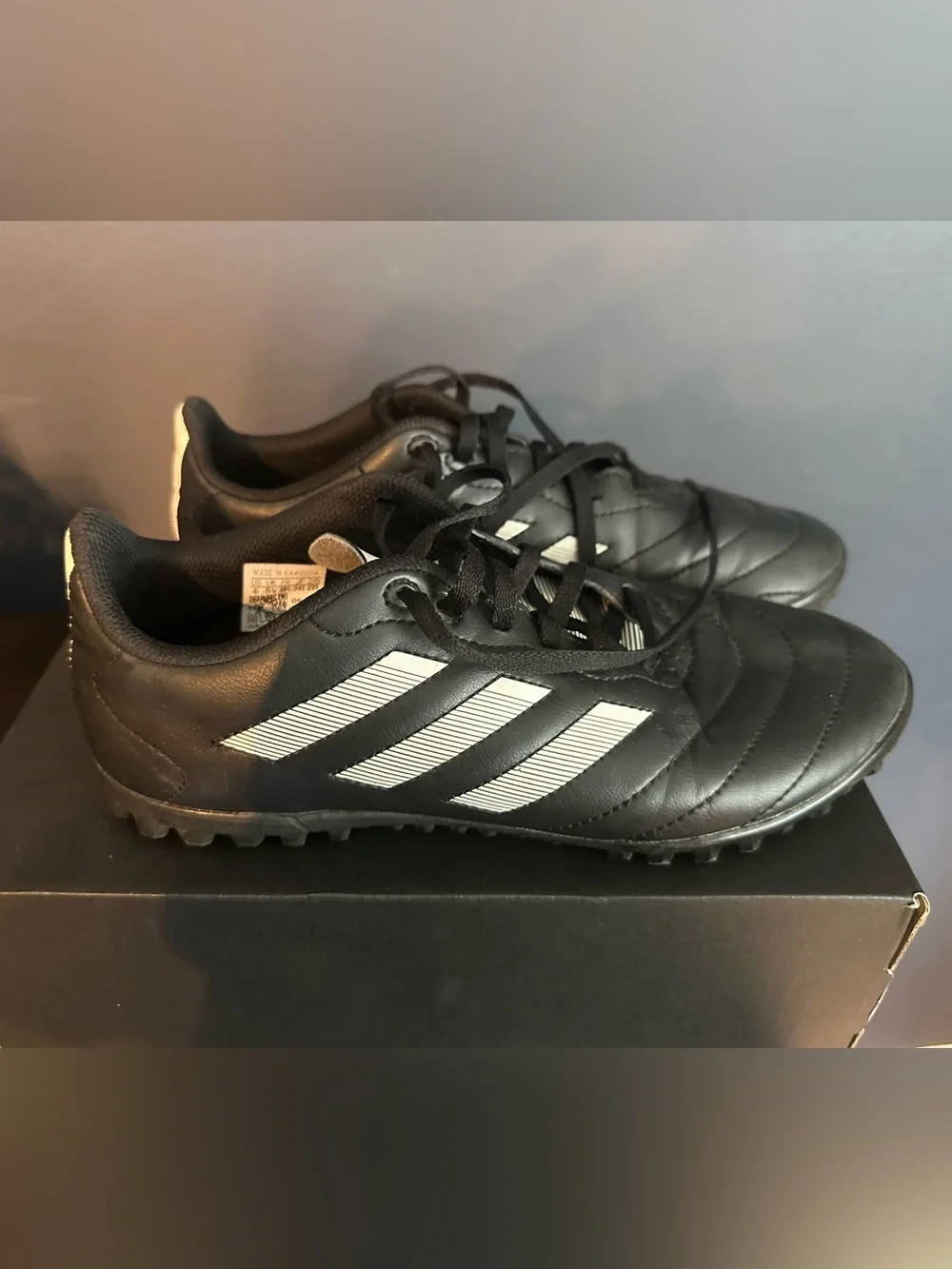 Adidas soccer turf cleats size 5.5